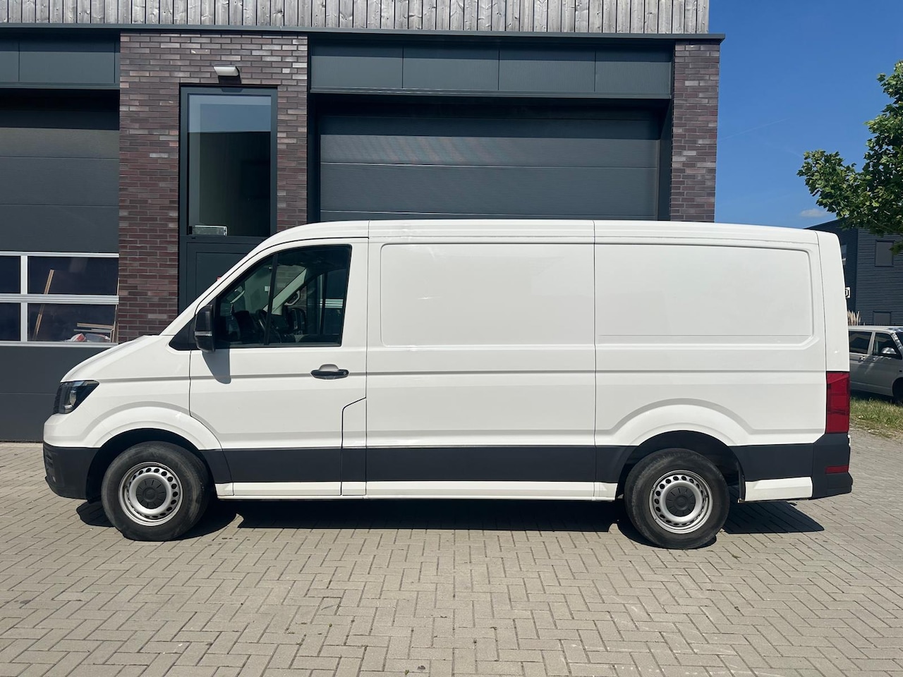 Volkswagen Crafter - 35 2.0 TDI L3H2 Highline Navi/Cam/Clima/NAP - AutoWereld.nl