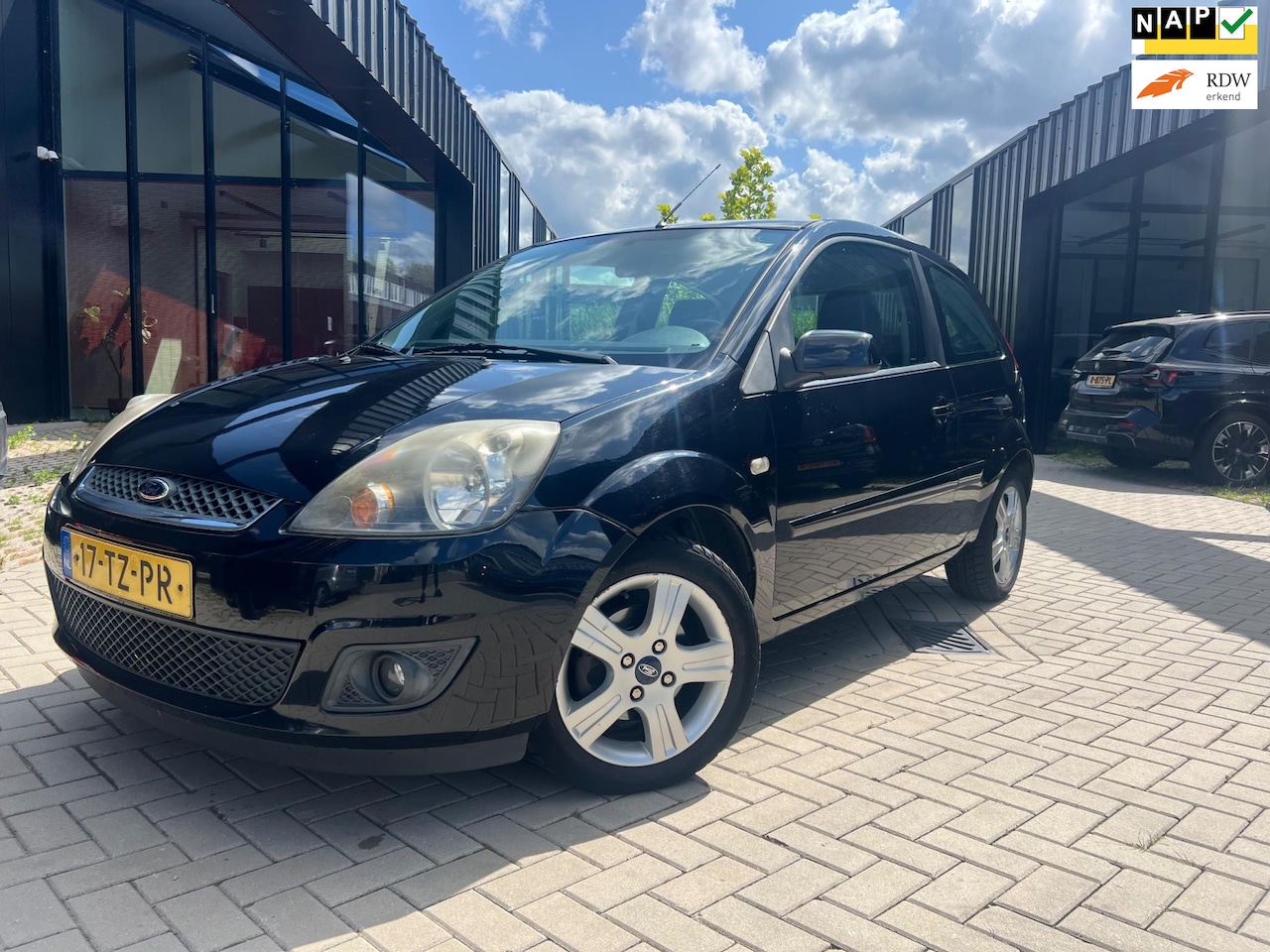 Ford Fiesta - 1.3-8V Futura Airco Elek pakket Nwe APK NL Auto NAP - AutoWereld.nl