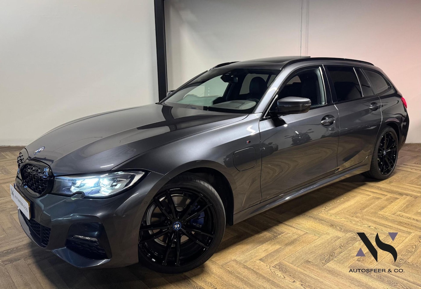BMW 3-serie Touring - 320e xDrive Business Edition Plus PANO KEYLESS - AutoWereld.nl