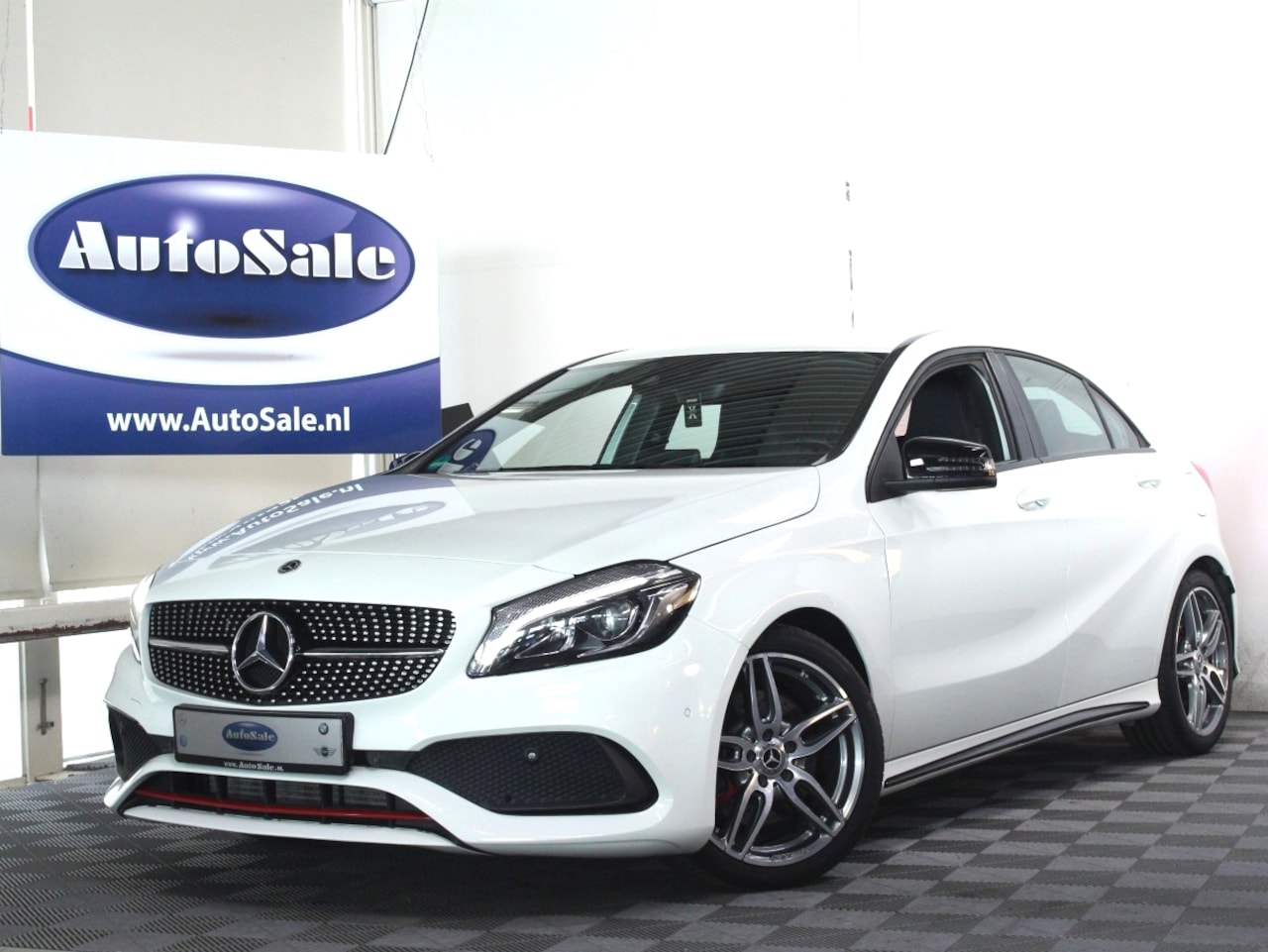 Mercedes-Benz A-klasse - 250 AMG Sport 218pk CARPLAY LEDER/ALCNTRA CRUISE STOELVW '18 - AutoWereld.nl