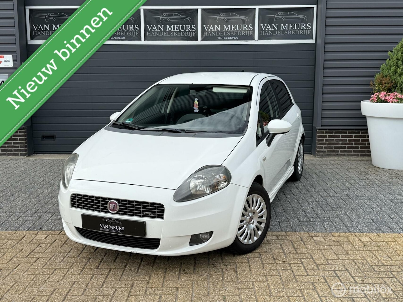 Fiat Grande Punto - 1.4-16V Edizione Lusso 1.4-16V Edizione Lusso, airco, 5 deurs, radio cd, apk 11-2025 - AutoWereld.nl