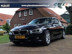 BMW 3-serie - 320i Upgrade Edition Aut | Xenon | Stoelverwarming | Slechts 129.000KM | Luxe Leder | Trek