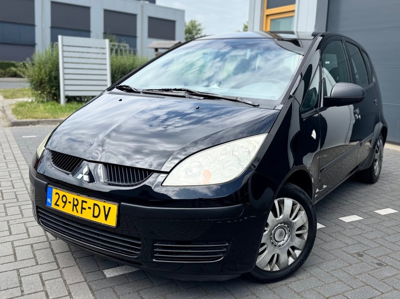 Mitsubishi Colt - 1.3 Invite - AutoWereld.nl