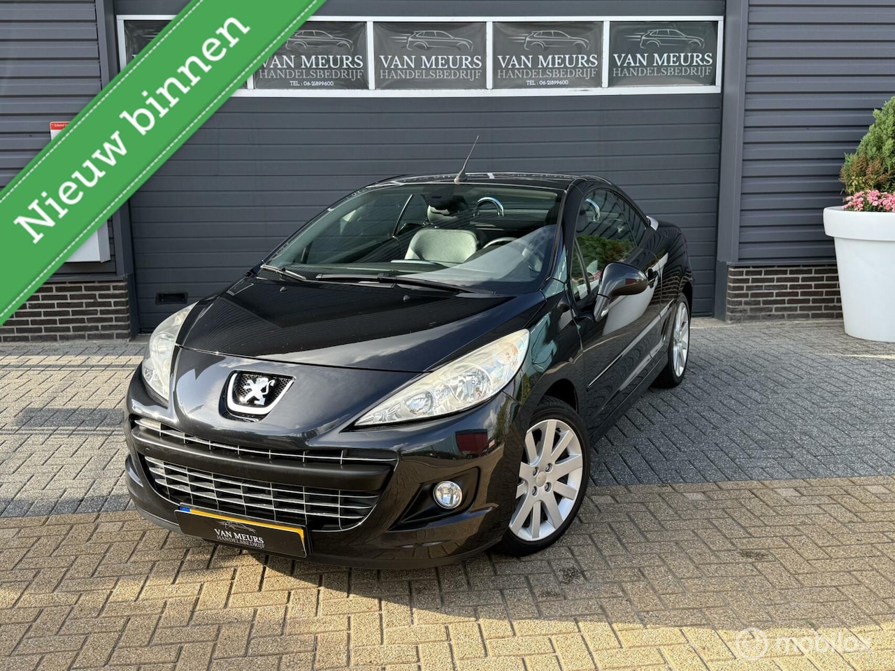 Peugeot 207 CC - 1.6 VTi Noir & Blanc, Clima, Cruise, leder, nieuwe apk bij aflevering - AutoWereld.nl