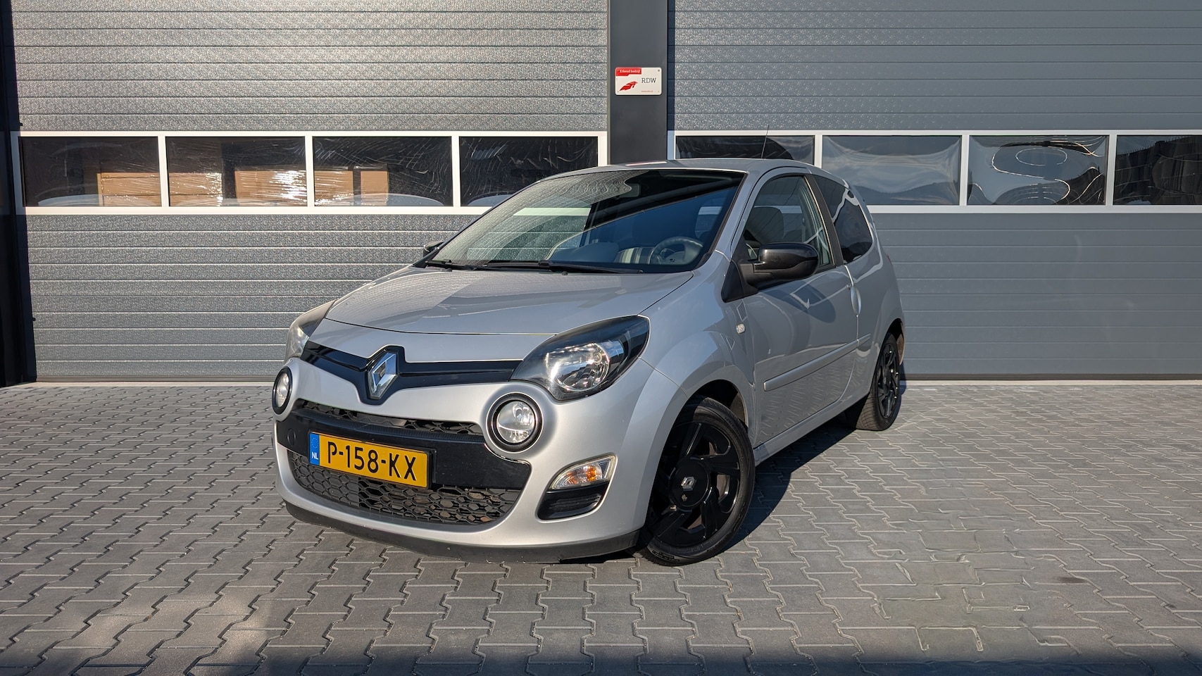 Renault Twingo - 1.2 16V Acces Distributieriem 01-2025. Dealer onderhouden - AutoWereld.nl
