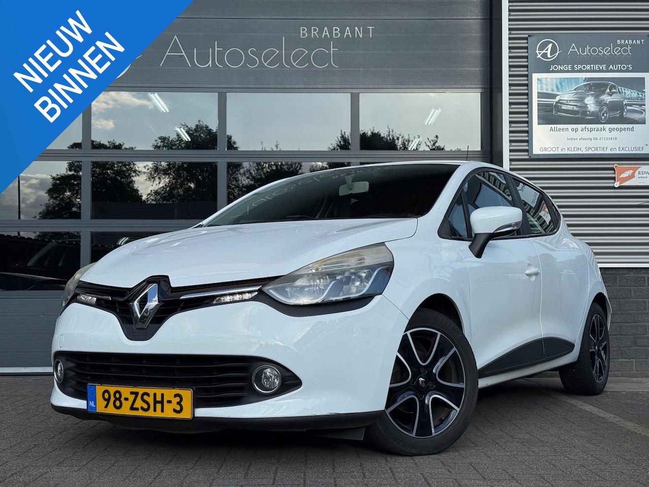 Renault Clio - 0.9 TCe Expression Airco Navi Cruise - AutoWereld.nl