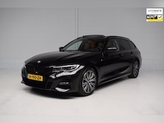 BMW 3-serie Touring - 320d 190PK AUT M-SPORT ORG.NED / PANORAMADAK / CAMERA / LEER / CARPLAY / SFEERVERLICHTING