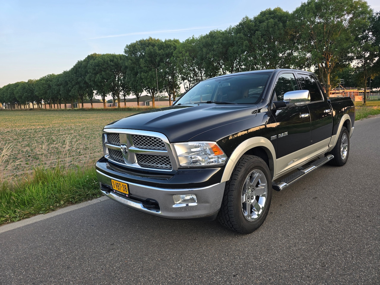 Dodge Ram 1500 - 5.7 V8 4x4 Quad Cab 6'4 - AutoWereld.nl