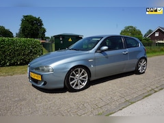 Alfa Romeo 147 - 2.0 T.Spark Distinctive 150pk LEDER