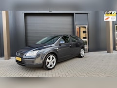 Ford Focus - 1.4-16V 5DRS NL-AUTO AIRCO | TREKHAAK | APK 02-2026