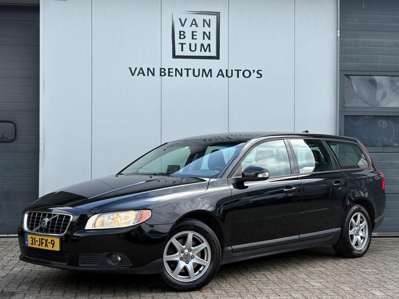 Volvo V70 - 2.4D 163pk Autom. Limited Edition Leder Navi Airco Cruise - AutoWereld.nl