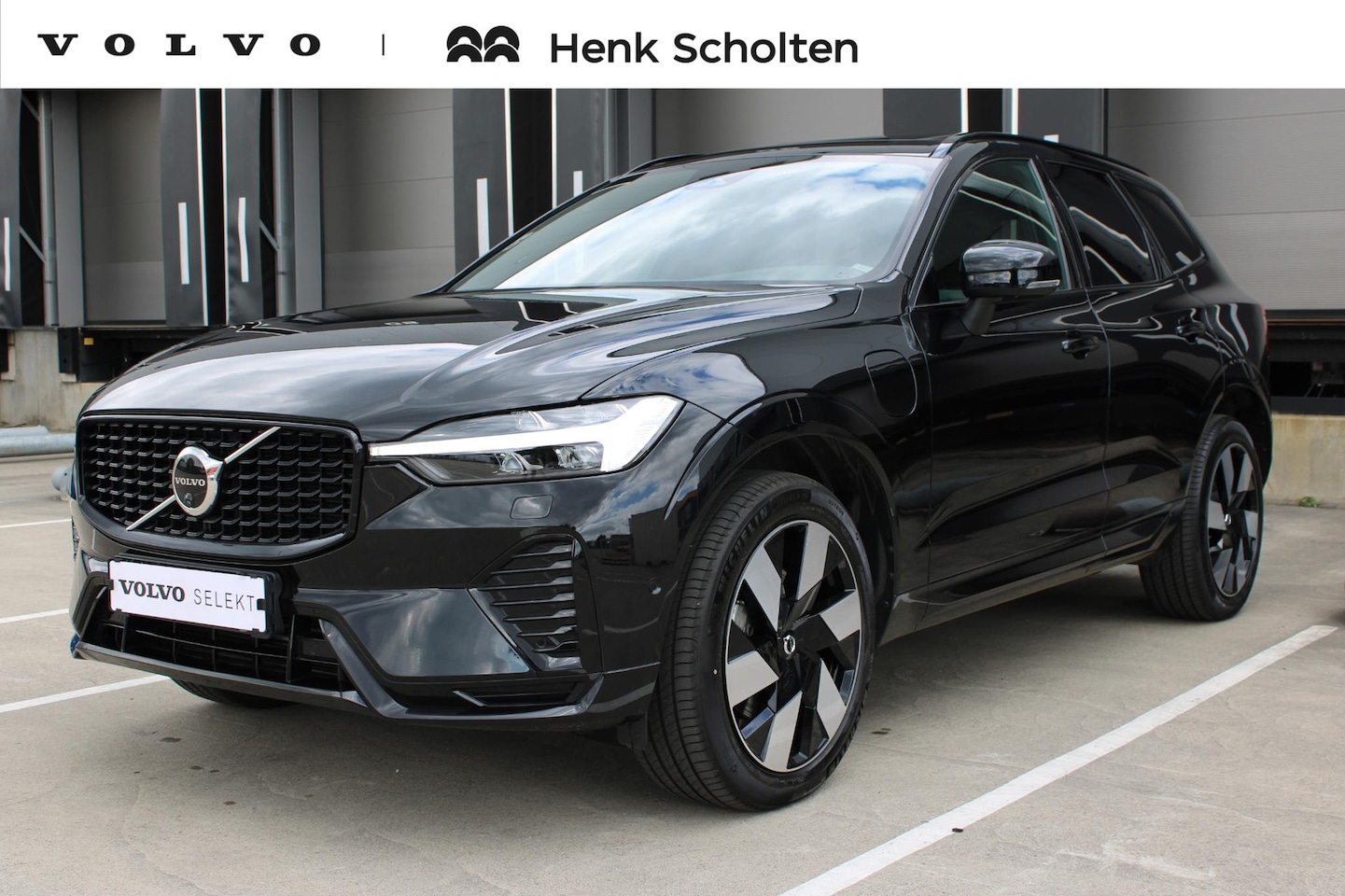 Volvo XC60 - T6 350PK Plug-in hybrid AWD Plus Dark | Adaptieve Cruise Control met Pilot Assist | Elektr - AutoWereld.nl