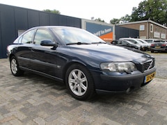 Volvo S60 - 210 pk 2.5 T AWD Geartronic Schuifdak 210 pk