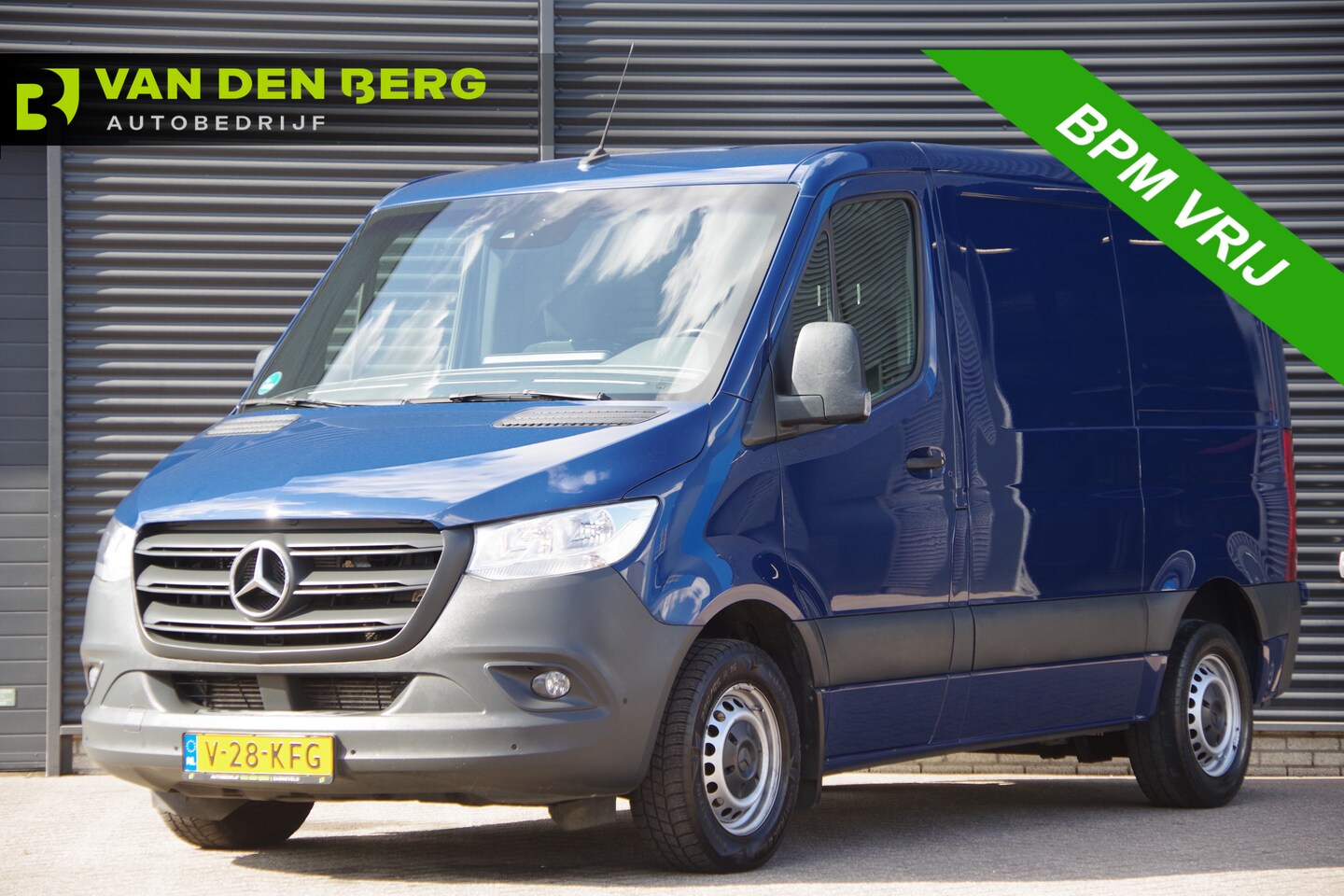 Mercedes-Benz Sprinter - 314 2.2 CDI L1H1 AUT. 3-ZITS, ADAPT. CRUISE, CAMERA, STANDKACHEL, VOORRUIT VERWARMING, STO - AutoWereld.nl