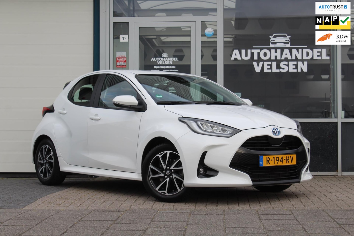 Toyota Yaris - 1.5 Hybrid Business Plus|Nap|Camera| - AutoWereld.nl