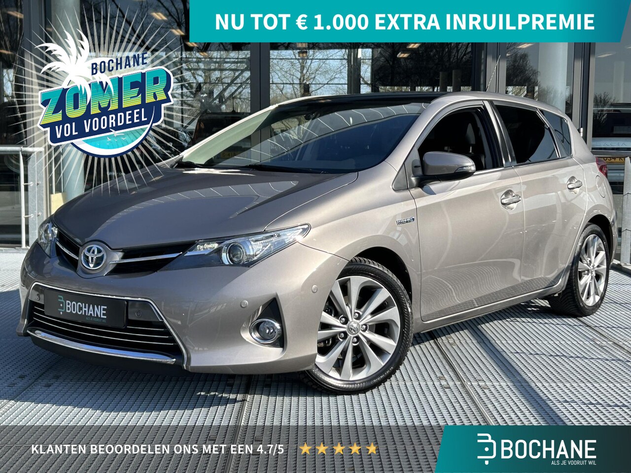 Toyota Auris - 1.8 Hybrid Executive | Trekhaak | Panoramadak | Camera | Stoelverwarming | Navi | Parkeers - AutoWereld.nl