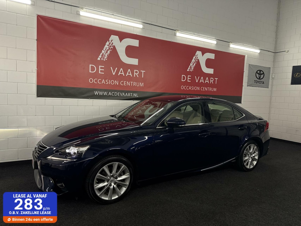 Lexus IS - 300h First Edition - NAVI/LEER/CAMERA/LANEASSIST - AutoWereld.nl