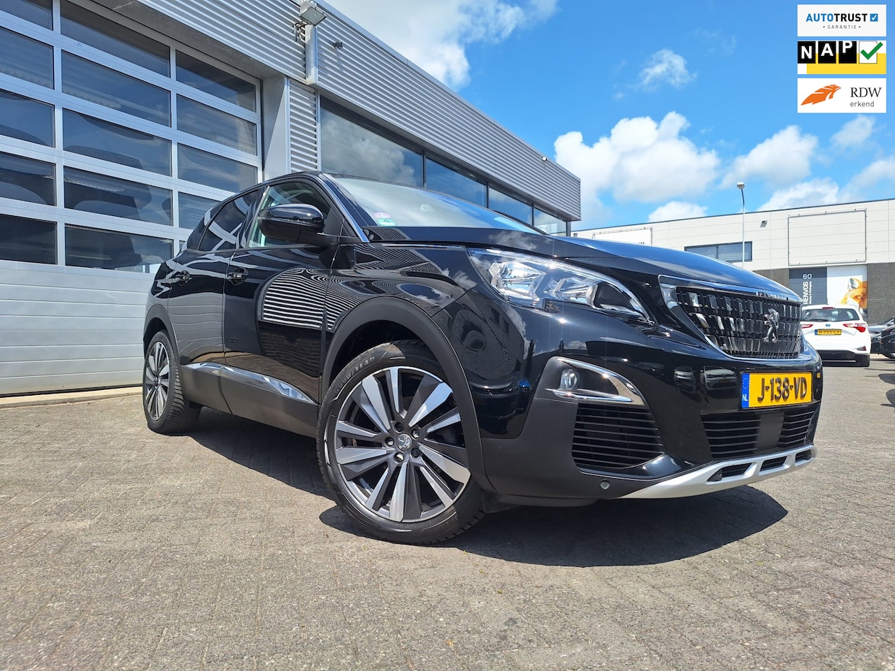 Peugeot 3008 - 1.2 PureTeche Premium Avantage/Automaat*Dealer onderh*/Navigatie*Camera*Elek a klep*Cruise - AutoWereld.nl