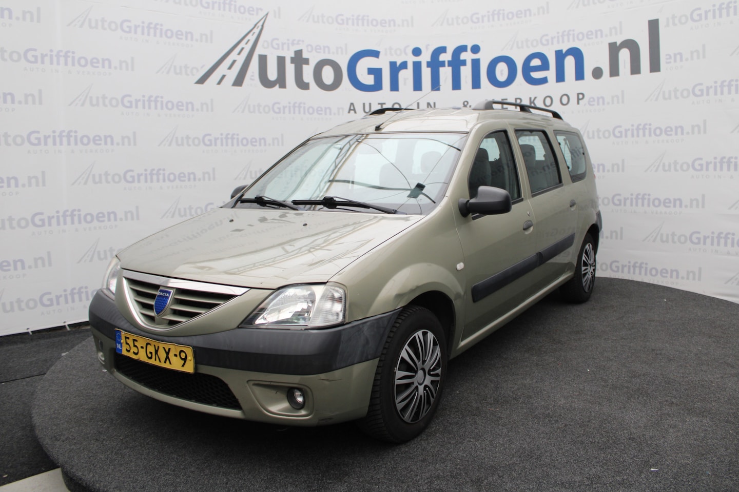 Dacia Logan MCV - 1.6-16V Lauréate 7p. met trekhaak en airco - AutoWereld.nl