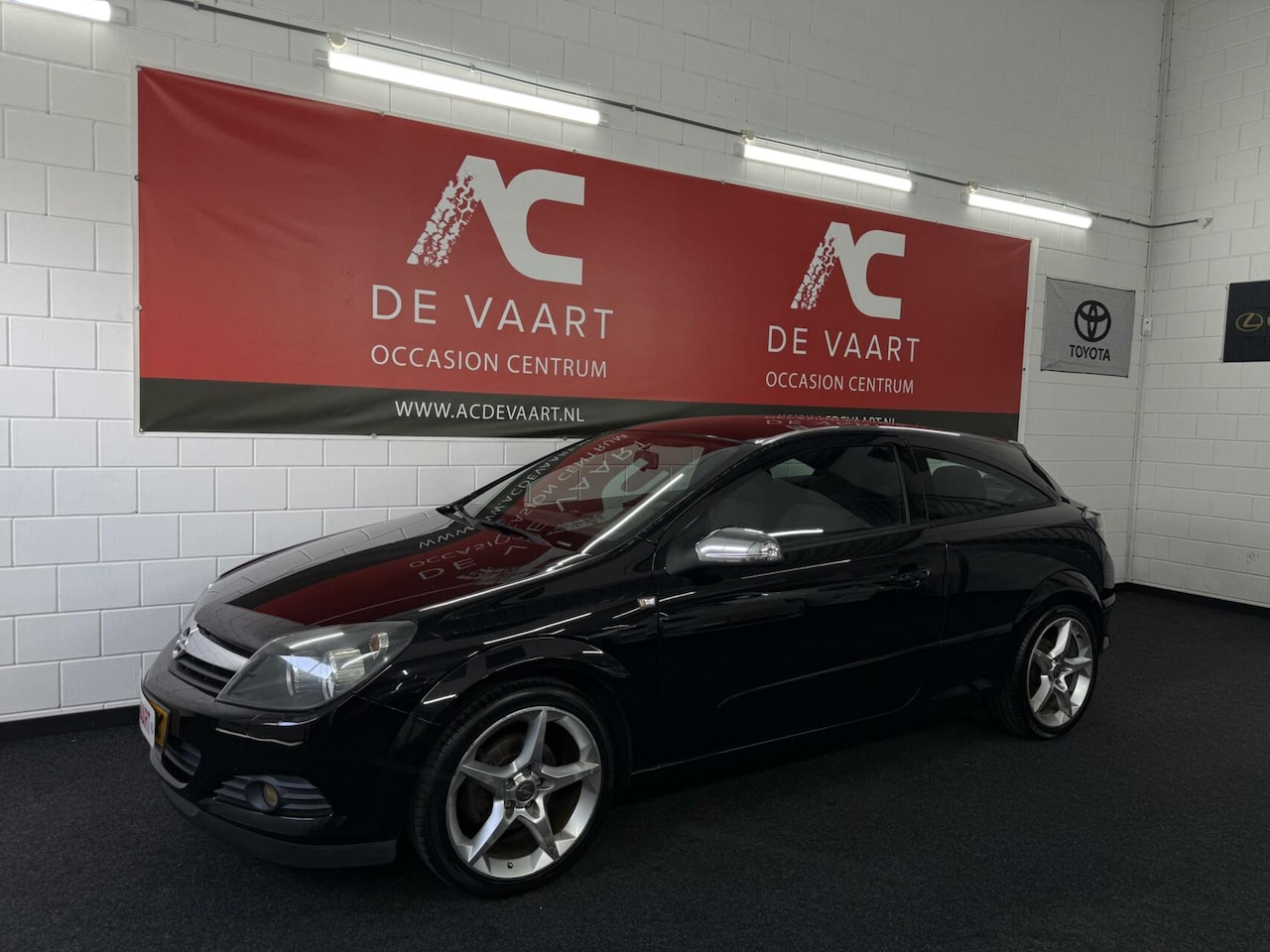 Opel Astra GTC - 1.6 Enjoy - AIRCO/CRUISE/TREKHAAK/NAP - AutoWereld.nl