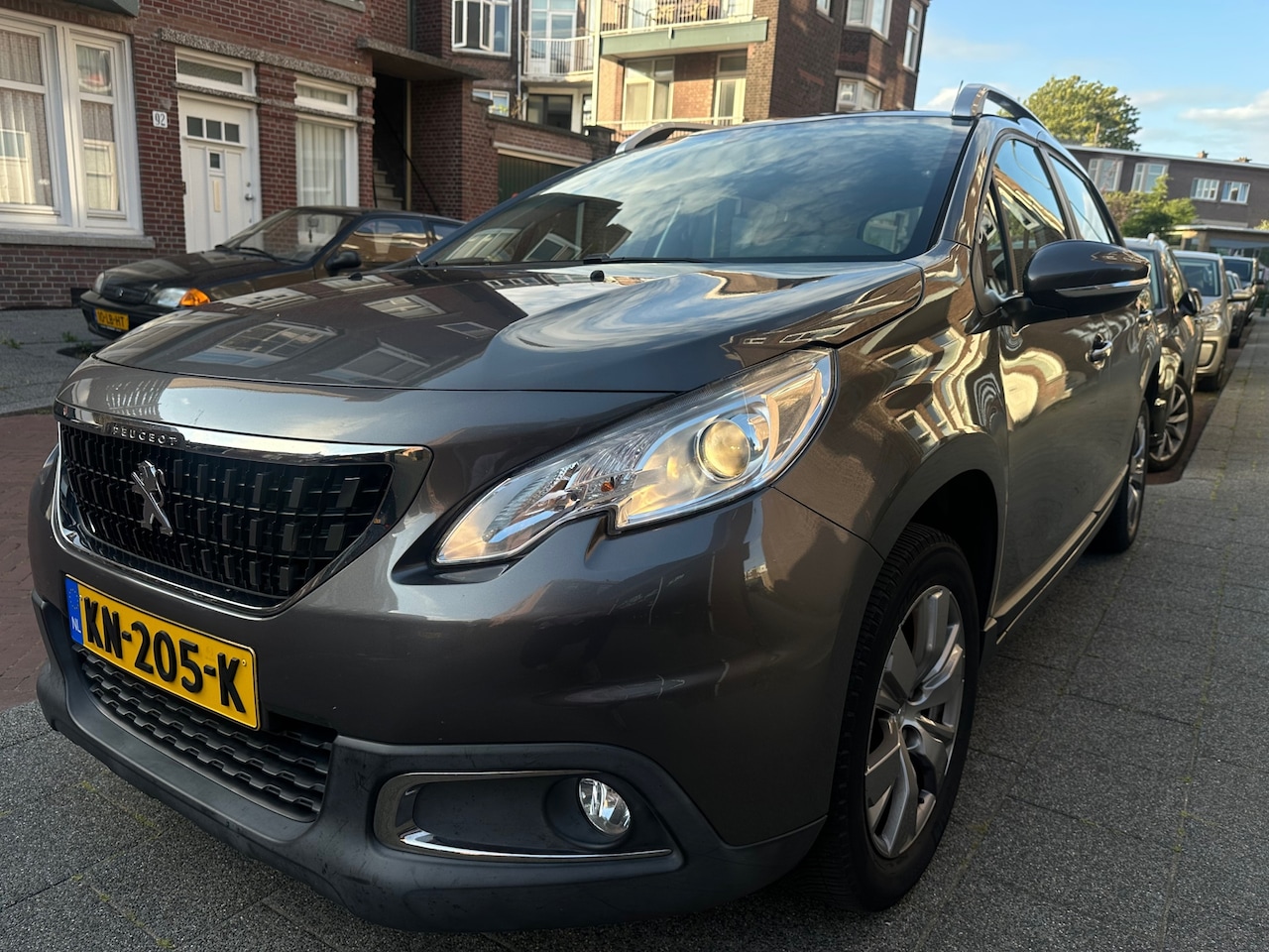 Peugeot 2008 - 1.2 PureTech AUT Airco 1e Eigenaar Dealer Onderhouden - AutoWereld.nl