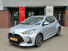 Toyota Yaris - 1.5 HYBRID DYNAMIC APPLE/ANDROID LED CAMERA CLIMA KEYLESS AD-CRUISE 16"LMV NL-AUTO