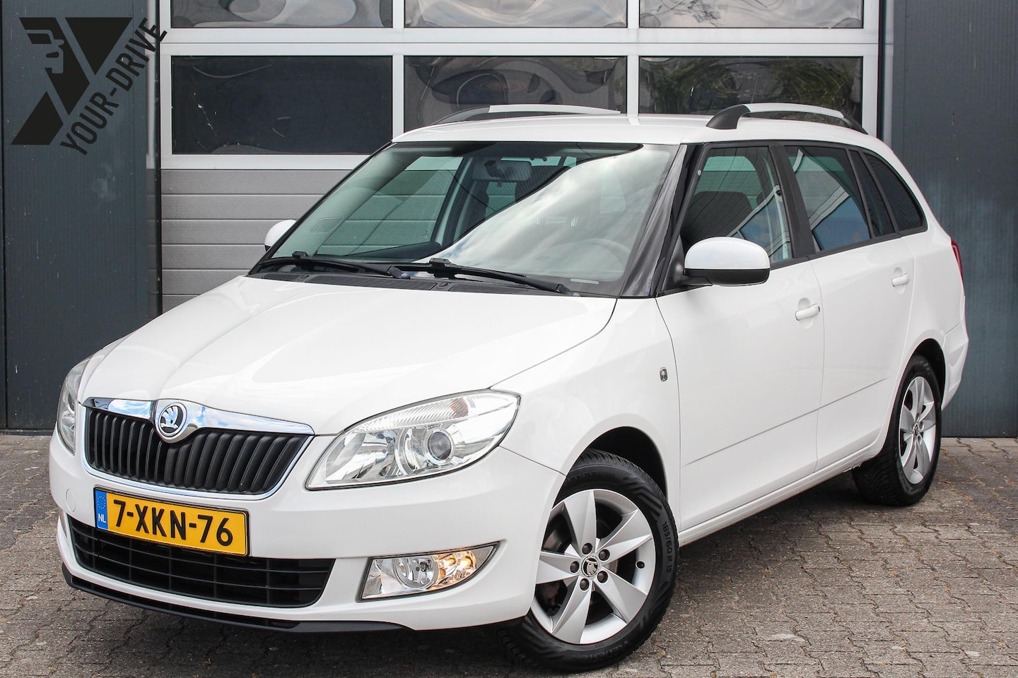 Skoda Fabia Combi - 1.2 TSI Drive | Garantie + Trekhaak | Nette origineel Nederlandse Fabia geleverd met grote - AutoWereld.nl