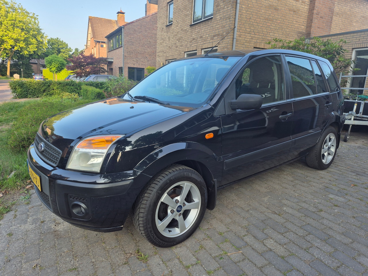 Ford Fusion - 1.4-16V Trend 147dkm NAP/LM-velgen/nwe APK/Airco/Trekhaak - AutoWereld.nl