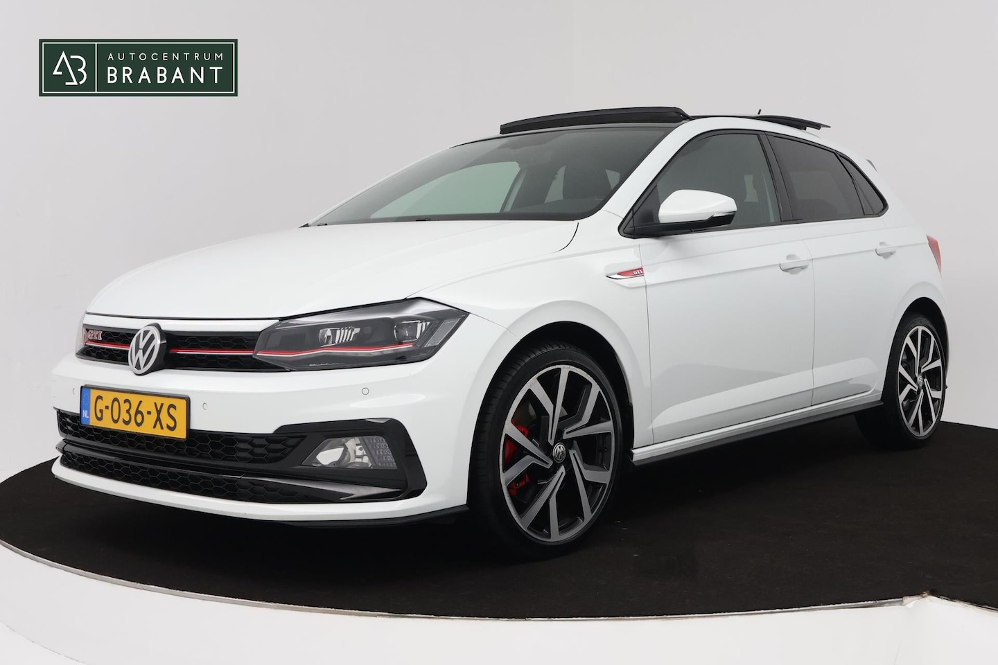 Volkswagen Polo - 2.0 TSI GTI (PANORAMADAK, NL-AUTO, NAVIGATIE, ACHTERUITRIJCAMERA, AUTOMAAT, CRUISE ADAPTIE - AutoWereld.nl