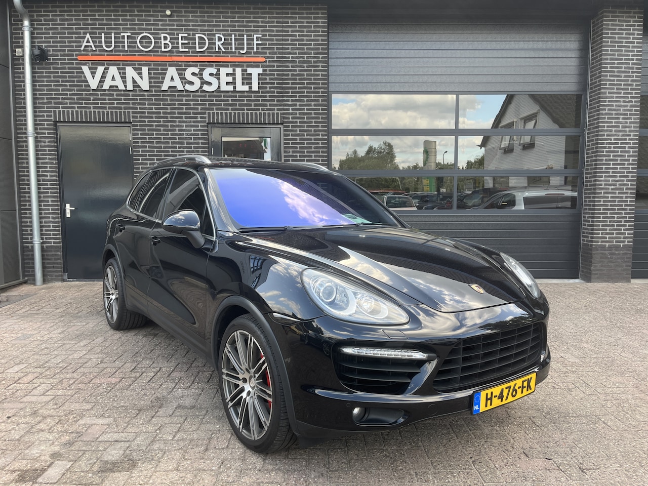 Porsche Cayenne - 4.8 Turbo Panoramadak , Leer , Camera - AutoWereld.nl