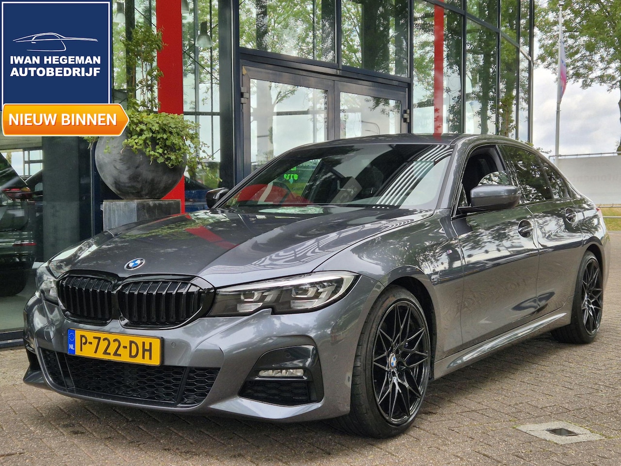 BMW 3-serie - 330i High Executive M-Sport AUTOMAAT | Navigatie | Cruise Control | 19inch | Leer | Parkee - AutoWereld.nl