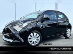 Toyota Aygo - 1.0 VVT-i x-play | Navigatie via App | Camera | Airco | Apple Carplay/Android Auto | All S