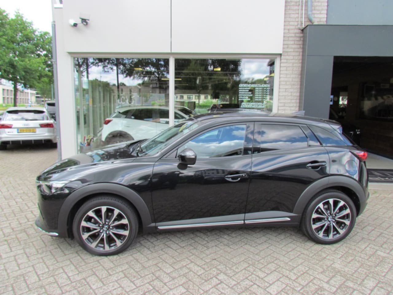 Mazda CX-3 - 2.0 Skayctiv-G 6MT 2WD 121pk Luxury Trekhaak - AutoWereld.nl
