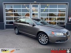 Volvo V70 - T4 LIMITED EDITION / AUTOMAAT / TREKHAAK / DEALER ONDERHOUDEN