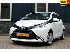 Toyota Aygo - 1.0 VVT-i x-nav Rijklaarprijs-Garantie Navigatie Airco Cruise Control Camera