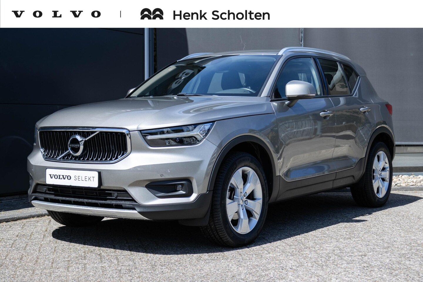 Volvo XC40 - T2 Automaat Business Pro | Navigatie | Parkeersensoren voor en achter | Parkeercamera | BL - AutoWereld.nl