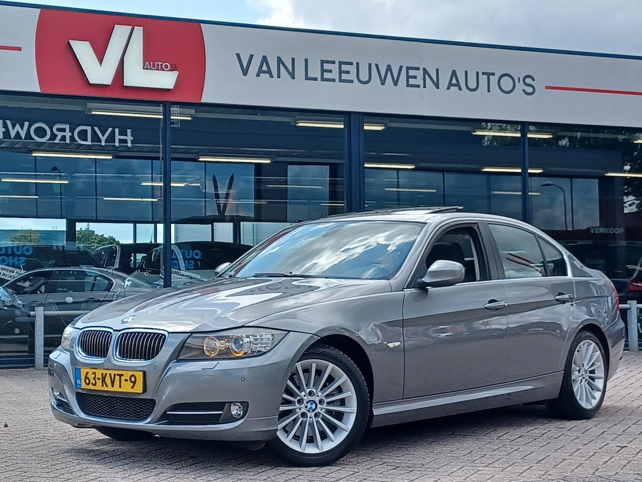 BMW 3-serie - 325d High Executive | Automaat | Stoelverwarming | Pano - AutoWereld.nl