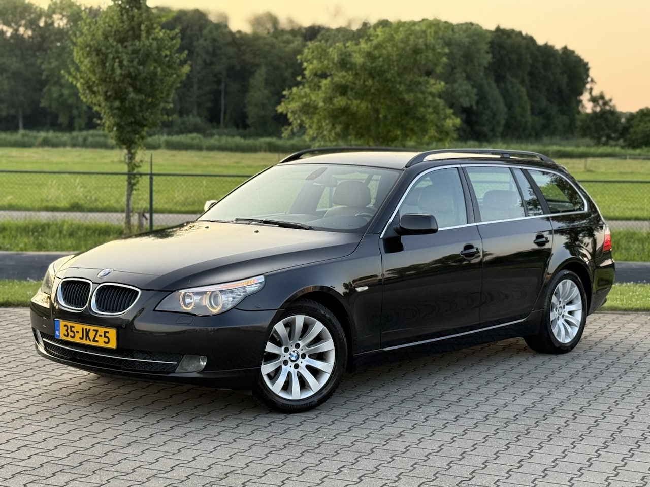 BMW 5-serie Touring - 520i Business Line Edition I 520i Business Line Edition I nieuwe APK, automaat, groot navi. - AutoWereld.nl