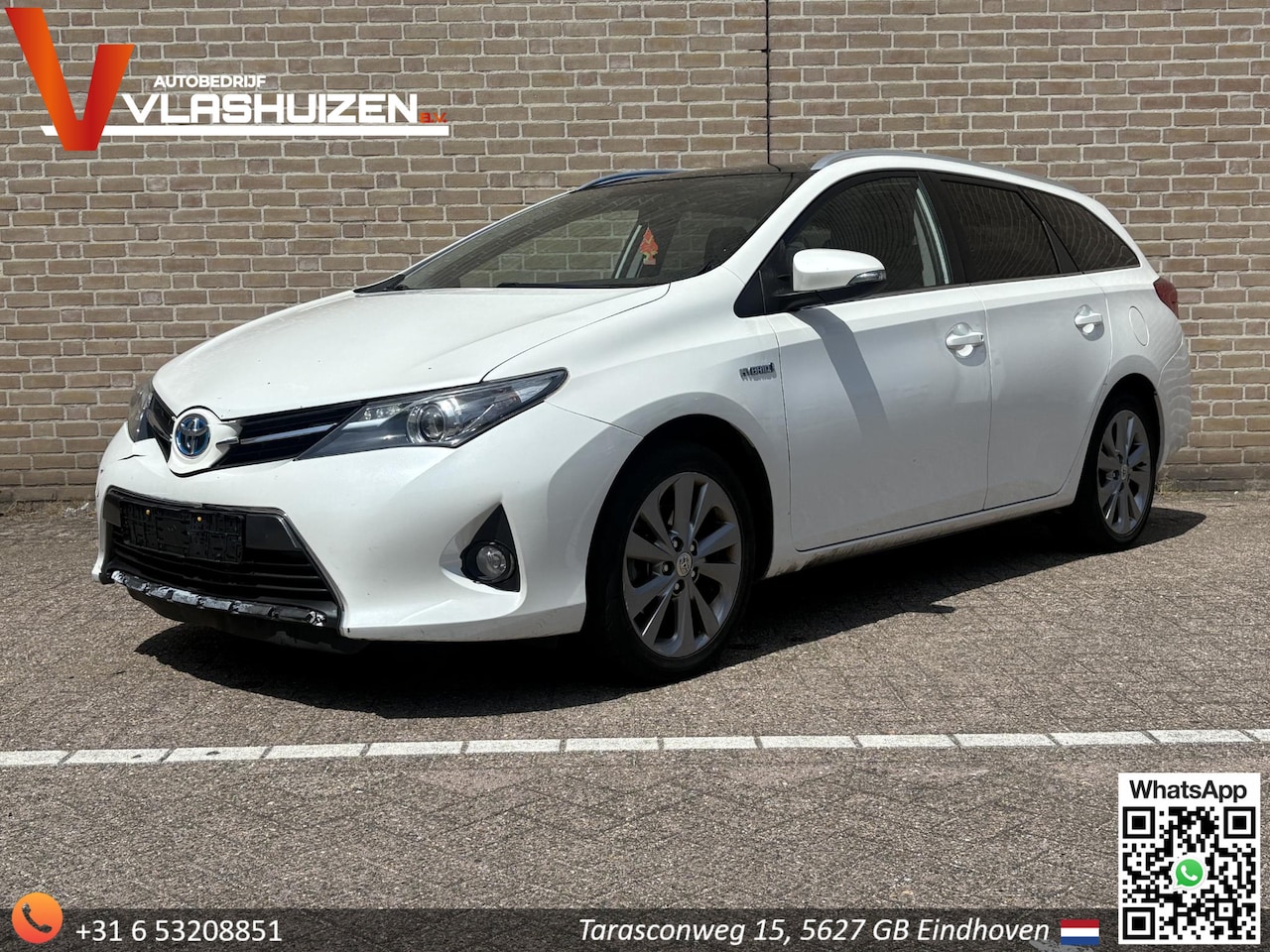 Toyota Auris Touring Sports - 1.8 Hybrid Executive | Pano | Climate | Cruise | Navi | Camera | - AutoWereld.nl