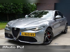 Alfa Romeo Giulia - 2.0 T Veloce Automaat Navi/Pdc/Ecc/Panoramadak/Stoelverwarming/Leer/Harman Kardon/Achterui