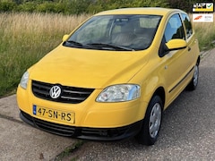 Volkswagen Fox - 1.2 Trendline 3-Drs Stuurbekrachtiging Audio/CD El. pakket Colorpakket ABS Getint glas Dea