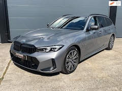 BMW 3-serie Touring - 320e Facelift / Elektrische trekhaak / adaptieve cruise / stoelverwarming / M pakket /