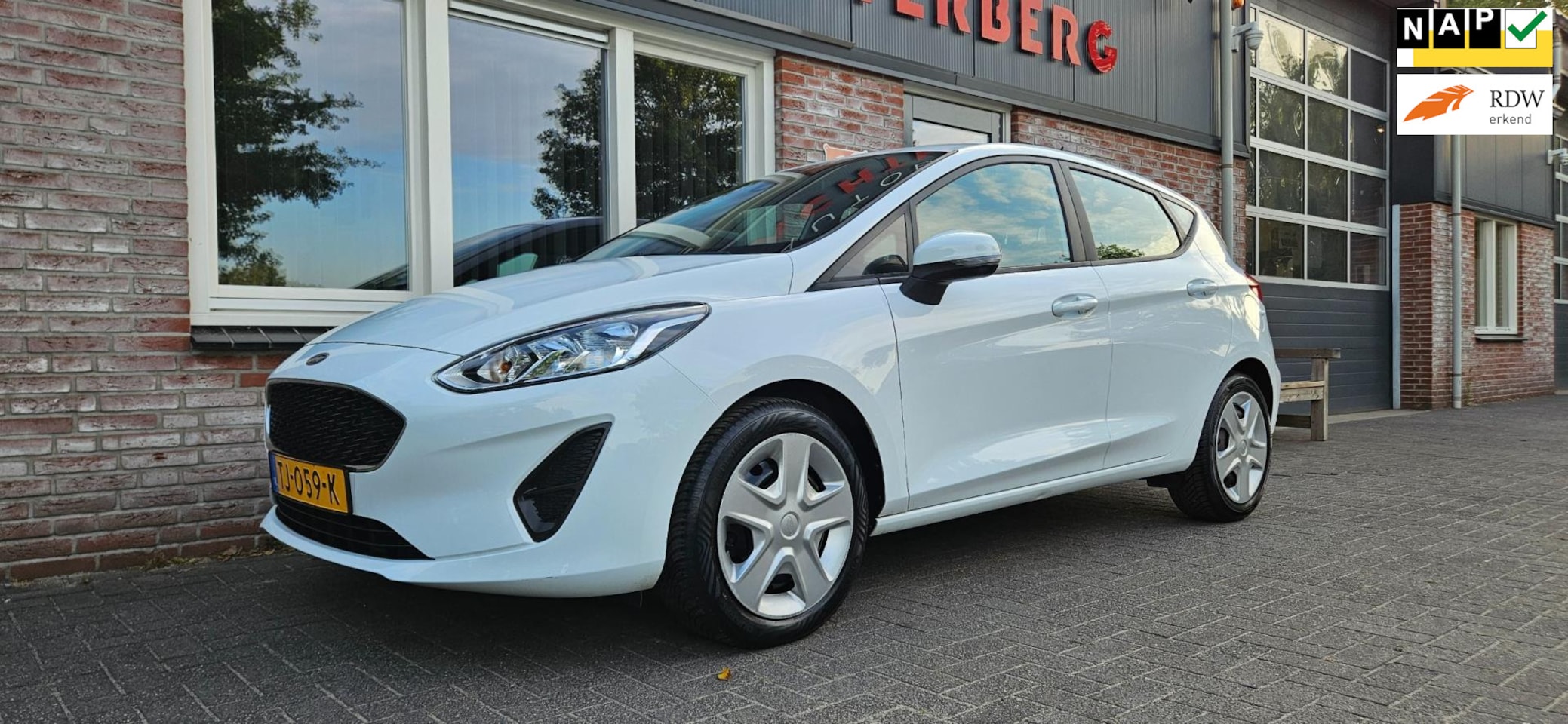 Ford Fiesta - 1.1 Trend Carplay! Airco! Cruise Control! NAP! Nette Auto! Navigatie! - AutoWereld.nl