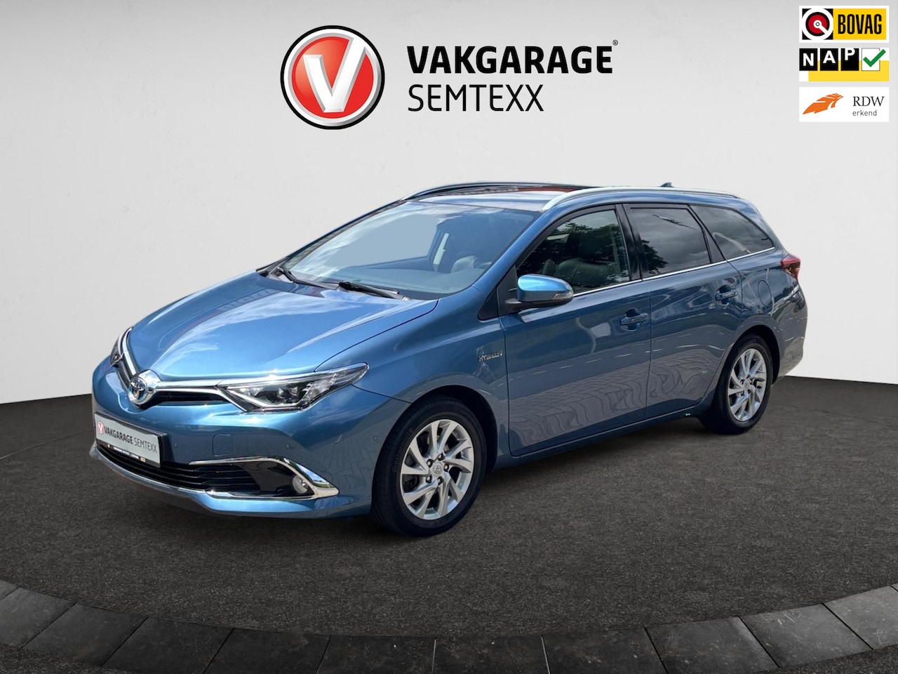 Toyota Auris Touring Sports - 1.8 Hybrid Lease pro | Clima | Navi | Cruise | Camera | Panoramadak | Org. NL Auto | PDC V - AutoWereld.nl