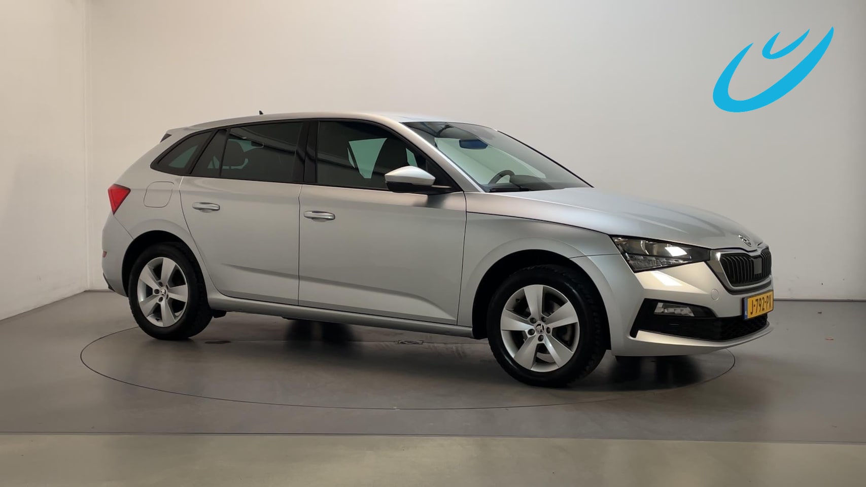 Skoda Scala - 1.0 TSI 116pk 6-bak Sport Business Virtual Cockpit Stoelverwarming Parkeersensoren Navigat - AutoWereld.nl