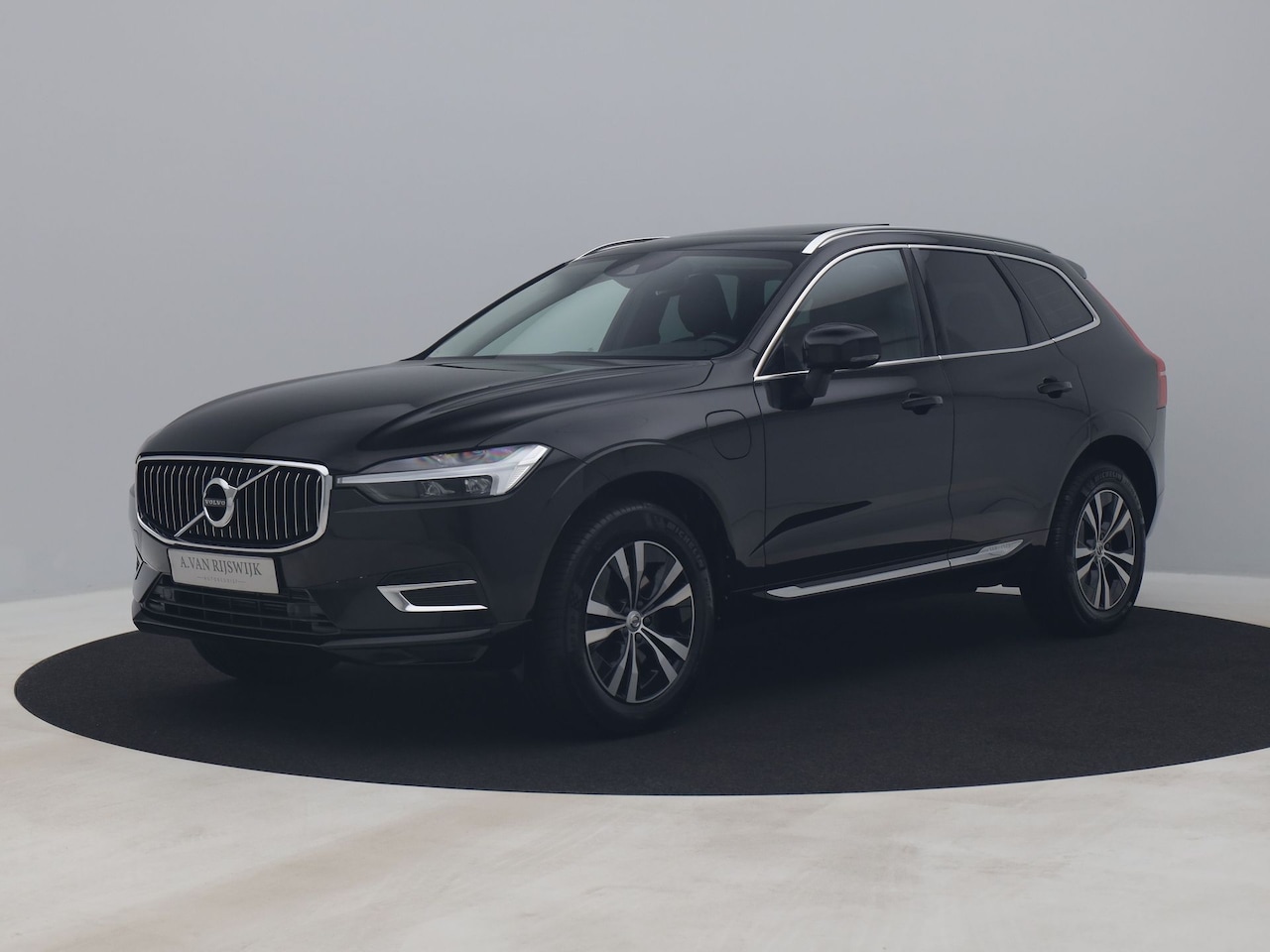 Volvo XC60 - 2.0 Recharge T6 AWD Business Pro | PANO | STOELVERW. | KEYLESS - AutoWereld.nl