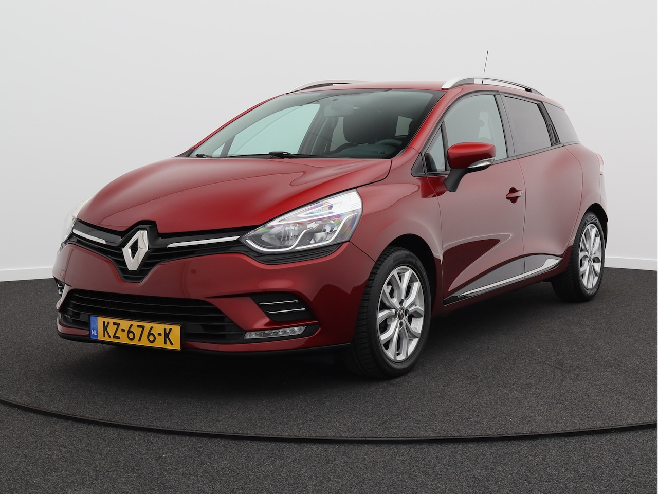 Renault Clio Estate - 0.9 TCe Zen/ lage km/ trekhaak/ zeer mooi! - AutoWereld.nl