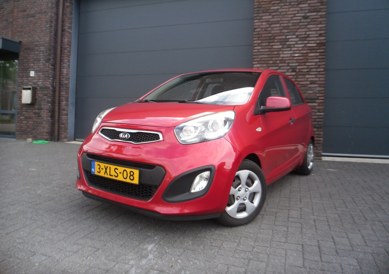Kia Picanto - 1.0 CVVT BusinessLine 5drs Airco APK 2026 - AutoWereld.nl