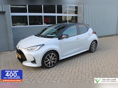Toyota Yaris - 1.5 Hybrid Executive | Panoramadak | JBL Sound | Trekhaak | Head Up | 17 Inch | Stuurverwa