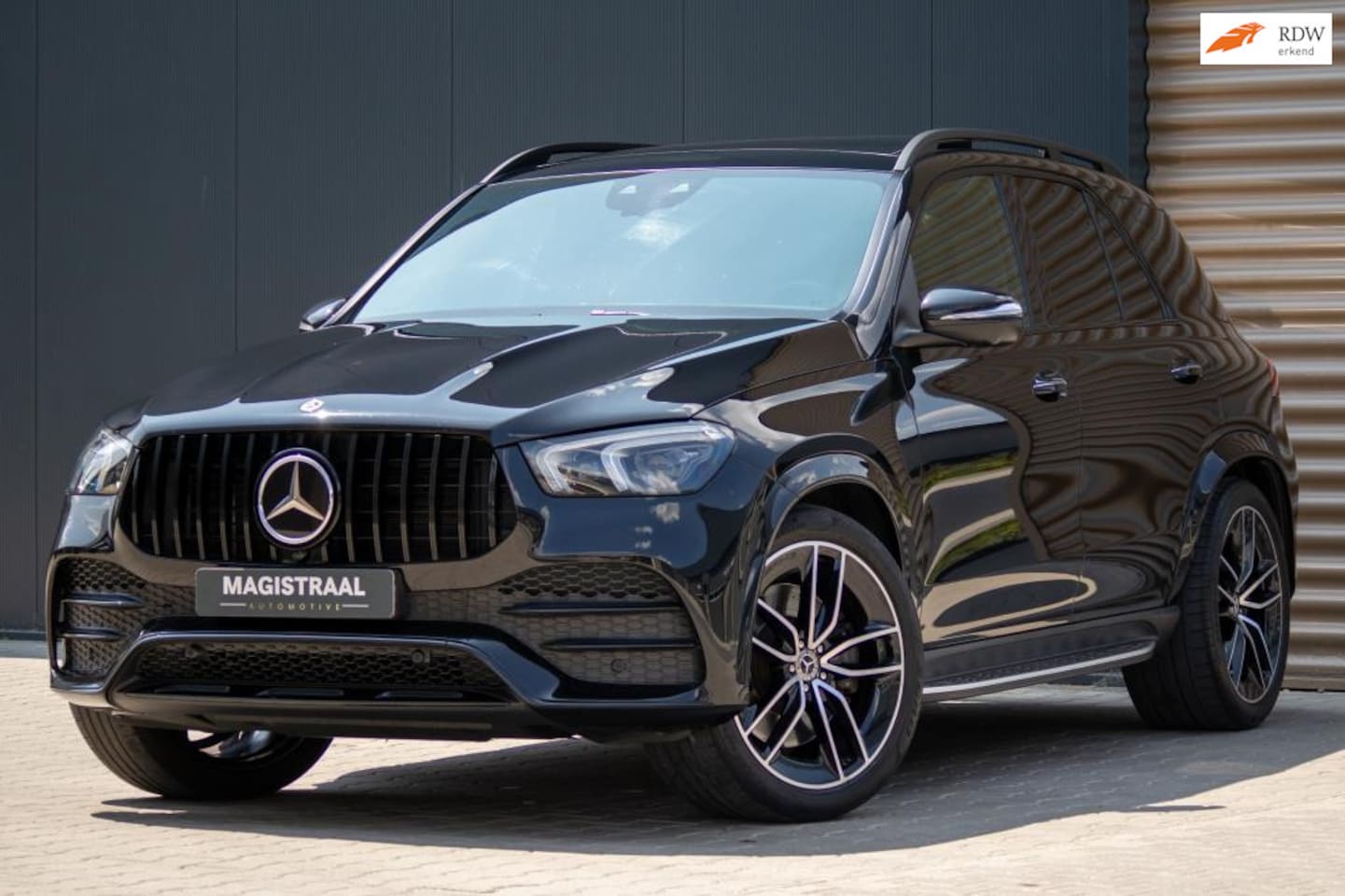 Mercedes-Benz GLE-Klasse - 450 4MATIC Premium Plus | AMG | Burmester | Stoeverwarming | Stoelverkoeling | Luchtvering - AutoWereld.nl